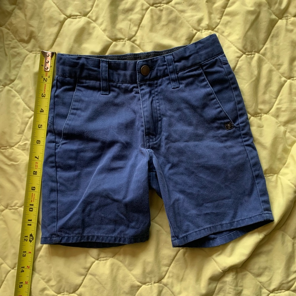 Boys Volcom 4T shorts